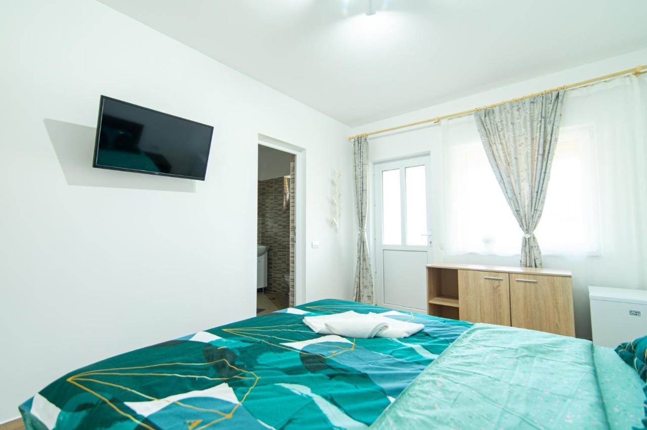 Hotel Casa Adrian à Corbu  Extérieur photo
