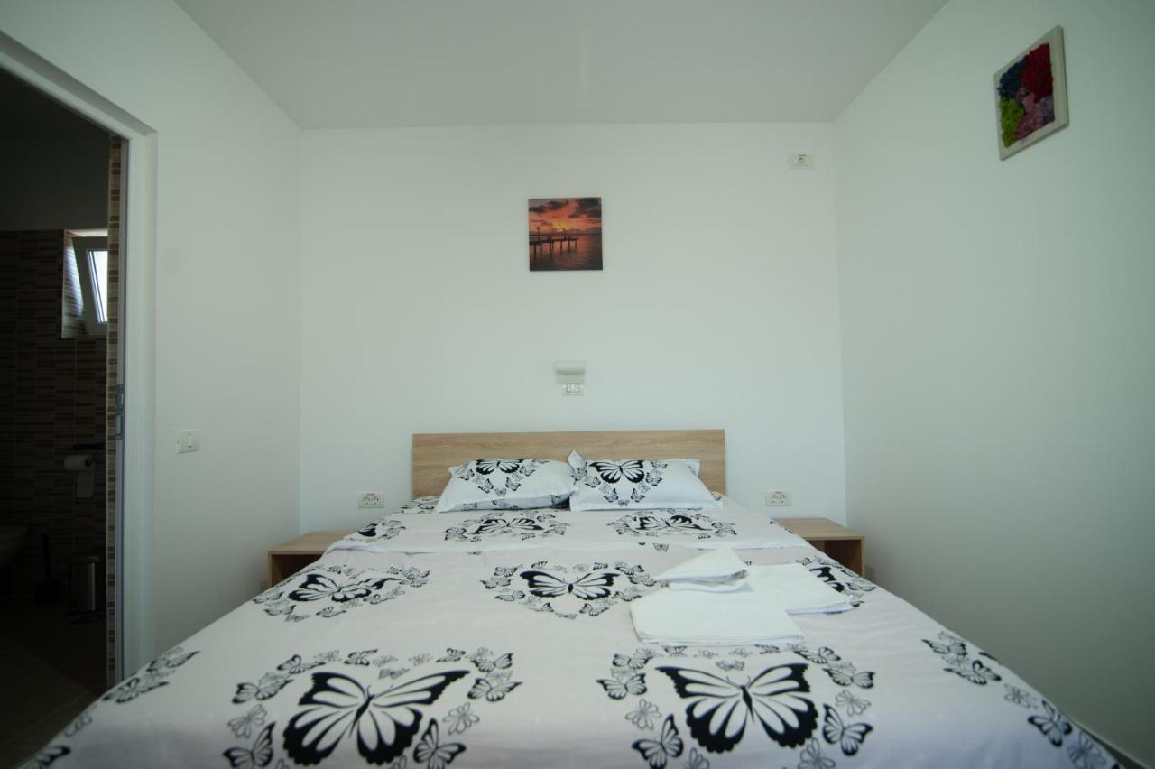 Hotel Casa Adrian à Corbu  Extérieur photo